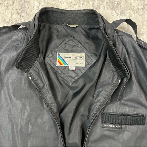 Members Only Charcoal Windbreaker - Picture 5 of 9